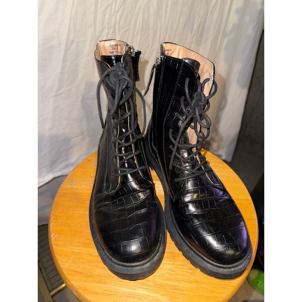 Journee Collection Black Croc Embossed Lace Up Side Zip Combat Boots 8.5